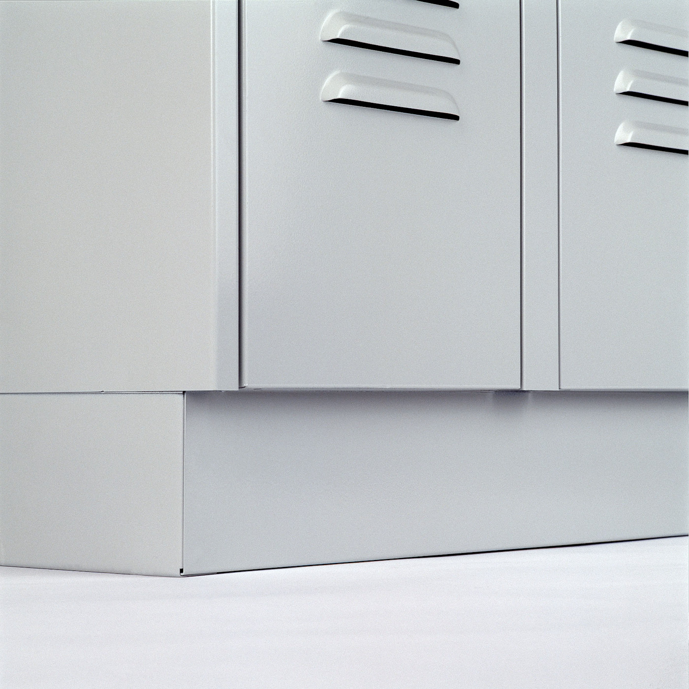 Sockel 100 mm 0810